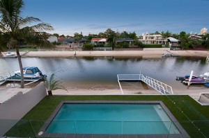 Beautiful outdoor pool and pontoon