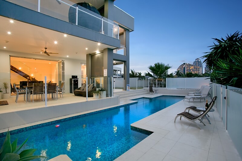 pool-broadbeach-luxury-waterfront